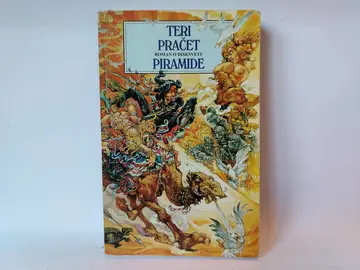 Piramide — Teri Pračet, polovna knjiga