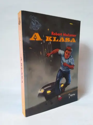 Deca špijuni: A klasa — Robert Mačamor, polovna knjiga