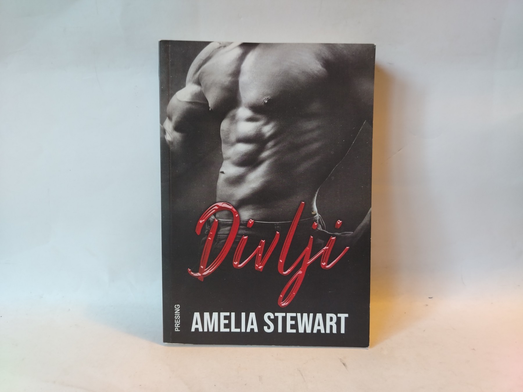 Divlji — Amelia Stewart