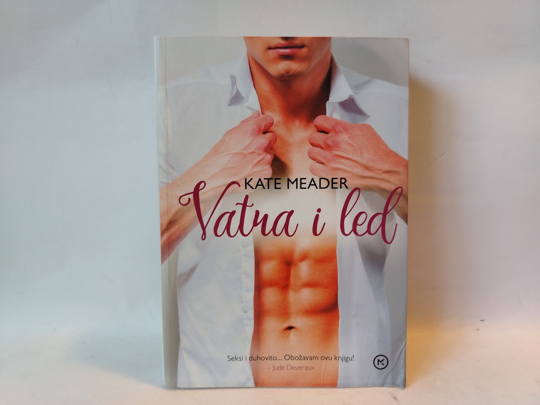 Vatra i led — Kejt Meader