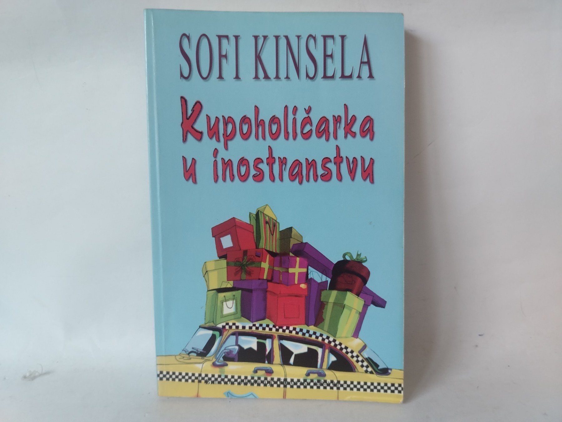 Kupoholičarka u inostranstvu — Sofi Kinsela